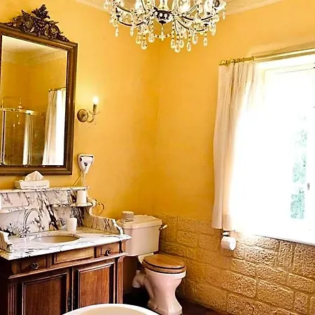 Alojamento de Acomodação e Pequeno-almoço Chateau D'origny, D'hotes Et Restaurant Gastronomique Ouches