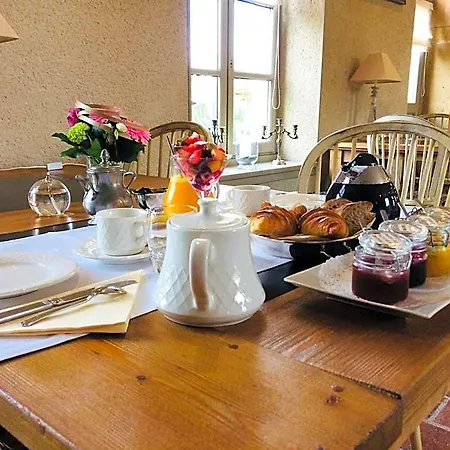 Alojamento de Acomodação e Pequeno-almoço Chateau D'origny, D'hotes Et Restaurant Gastronomique Ouches