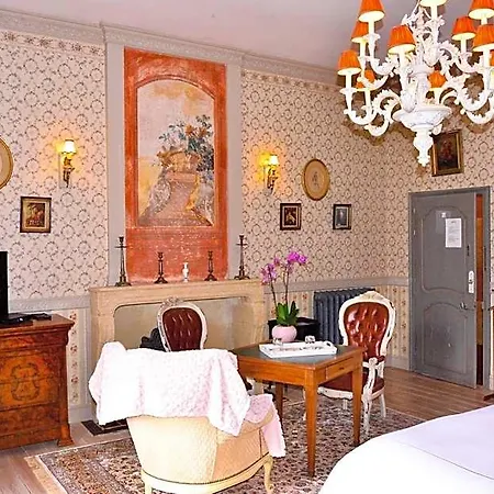 Alojamento de Acomodação e Pequeno-almoço Chateau D'origny, D'hotes Et Restaurant Gastronomique Ouches