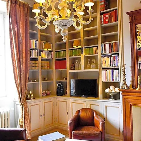 Chateau D'origny, D'hotes Et Restaurant Gastronomique Alojamento de Acomodação e Pequeno-almoço