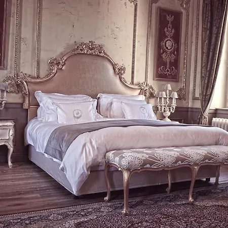 Chateau D'origny, D'hotes Et Restaurant Gastronomique Alojamento de Acomodação e Pequeno-almoço 4*