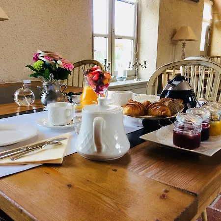 Bed & Breakfast Chateau D'origny, D'hotes Et Restaurant Gastronomique Ouches